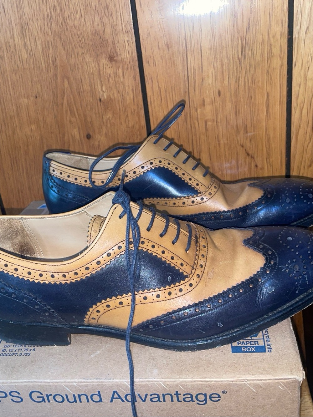 Shoepassion Two-Tone Tan and Navy Men’s Wingtip Oxfords size 8.